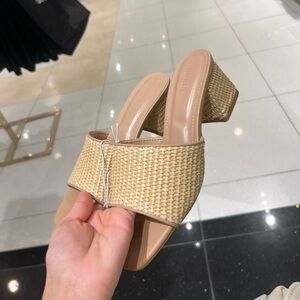 Vacation chunky heeled sandals